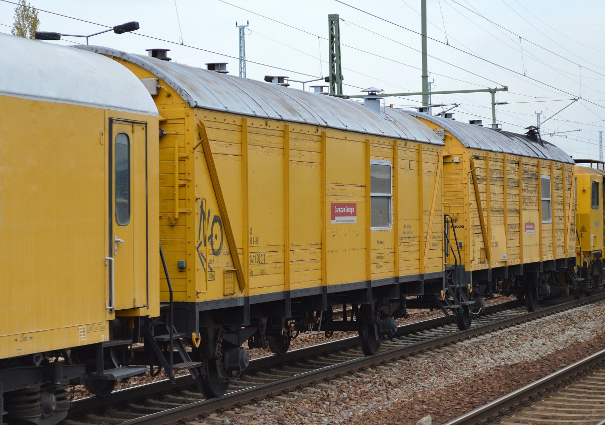 Gerätewagen der DB Bahnbau Gruppe mit der Nr. 40 80 D-DB 1411 020-4 Gos am 09.10.14 Bhf. Flughafen Berlin-Schönefeld.