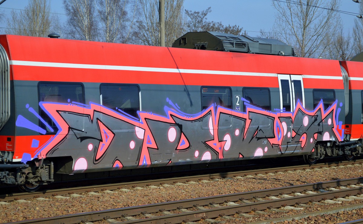 Graffiti am 14.03.16 Bhf. Flughafen Berlin-Schönefeld gesichtet.