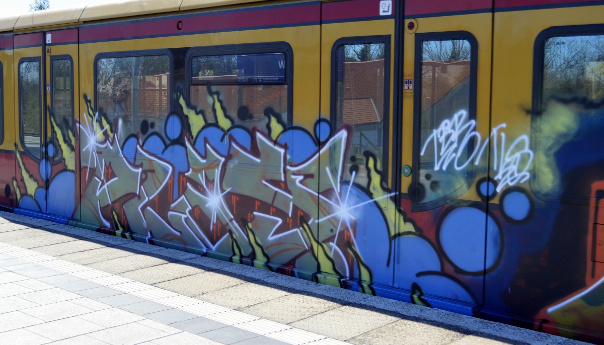 Graffiti am 21.04.15 Berlin-Blankenburg gesichtet.