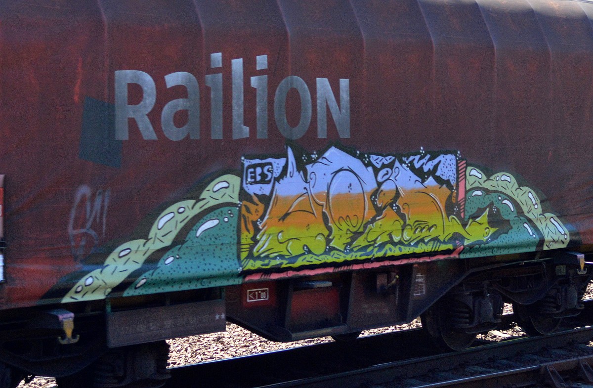 Graffiti an einem Schiebeplanenwagen gesichtet am 17.06.15 Berlin-Hirschgarten.