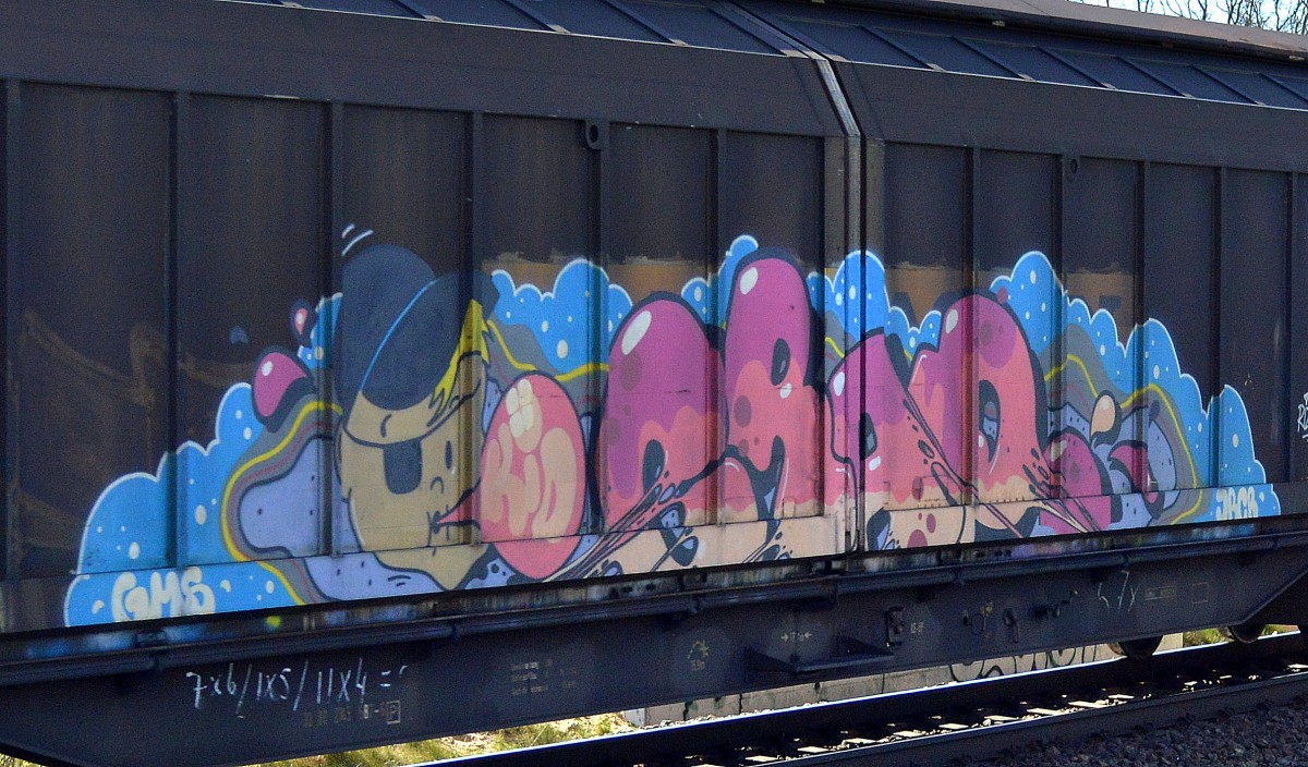 Graffiti an einem Schiebewandwagen am 14.04.15 Berlin-Karow gesichtet.