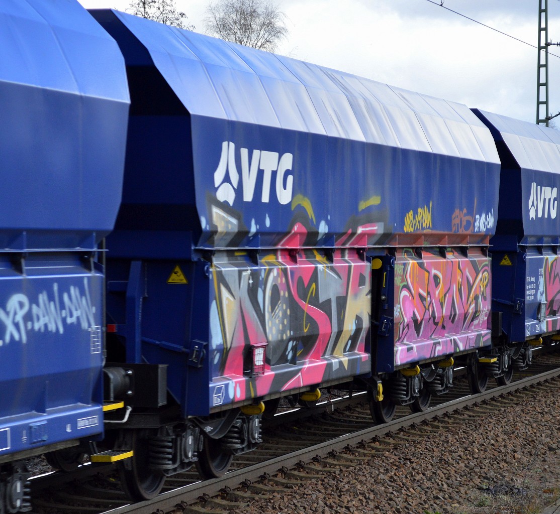 Graffiti an einem VTG-Schüttgutwagen am 02.04.15 Berlin-Jungfernheide.