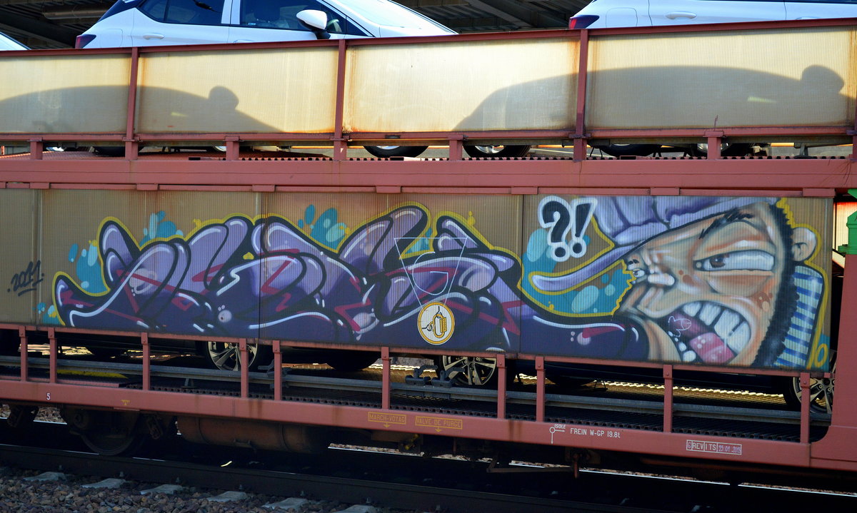 Graffiti gesichtet am 14.09.16 Bf. Flughafen Berlin-Schönefeld.