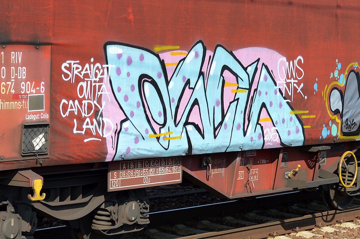 Grafiti gesichtet am 05.10.15 Bhf. Flughafen Berlin-Schönefeld.