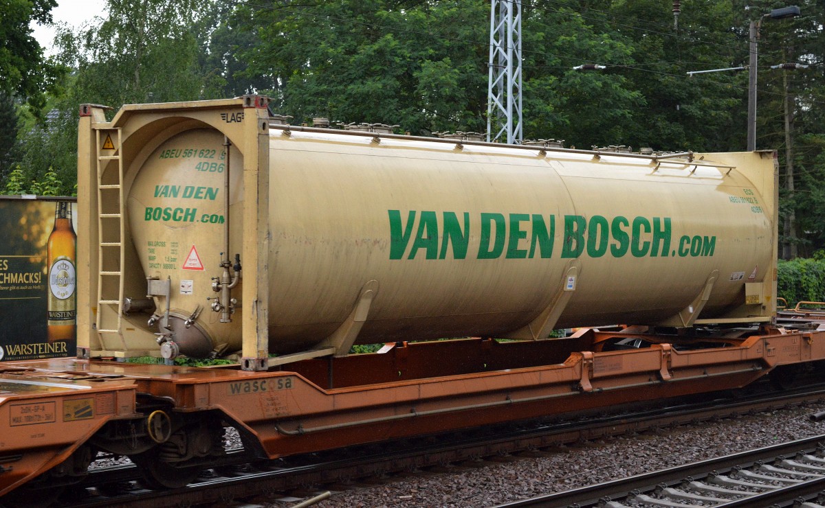 Großer Silocontainer von der Fa VAN DEN BOSCH aus den Niederlanden am 14.07.15 Berlin-Hirschgarten.