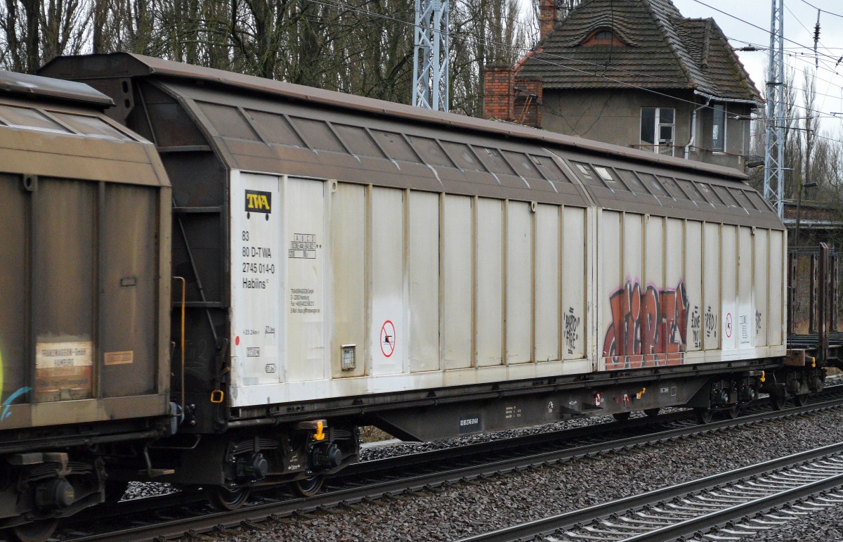 Großräumiger Schiebewandwagen vom Einsteller TRANSWAGGON mit der Nr. 83 80 D-TWA 2745 014-0 Habiins 12 am 12.01.15 Berlin-Buch.
