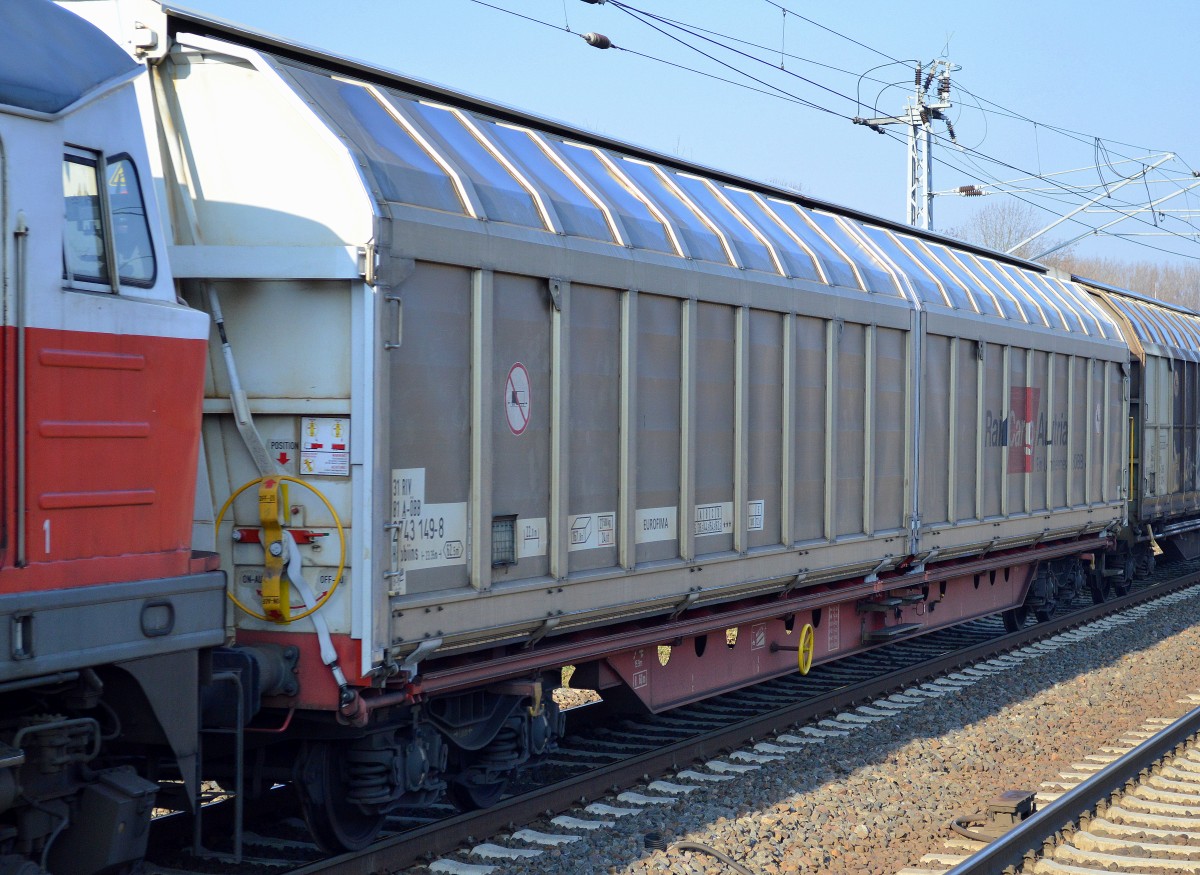 Großräumiger Schiebewandwagen der Rail Cargo Austria eingestellt mit der Nr. 31 RIV 81 A-ÖBB 2743 149-8 Habbiins am 17.02.15 Berlin-Hohenschönhausen.