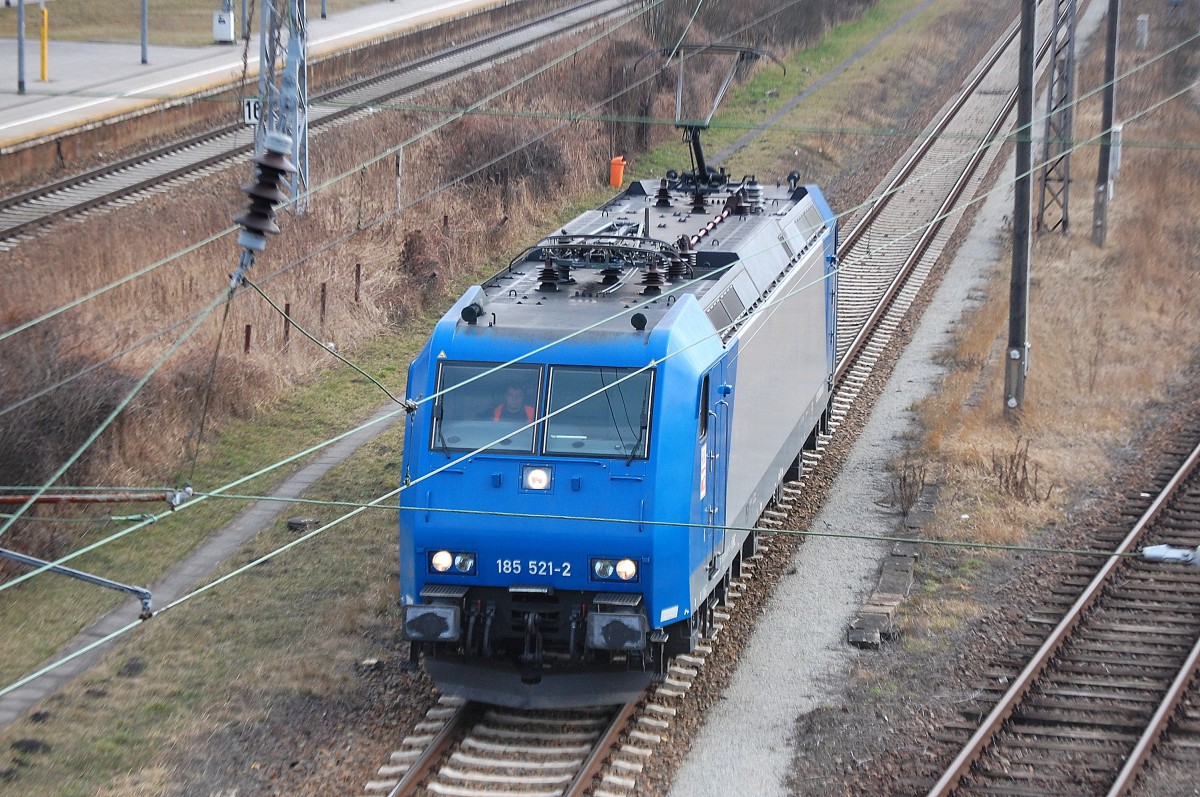 HGK 185 521-2 bei der Durchfahrt im RLCW Elstal/Wustermark am 03.03.14