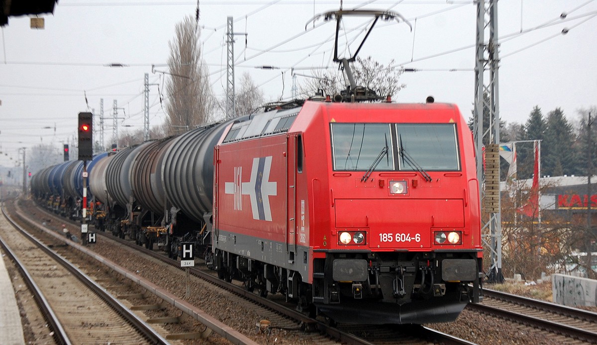 HGK 185 604-6 mit Kesselwagenzug am 27.02.14 Berlin-Karow.