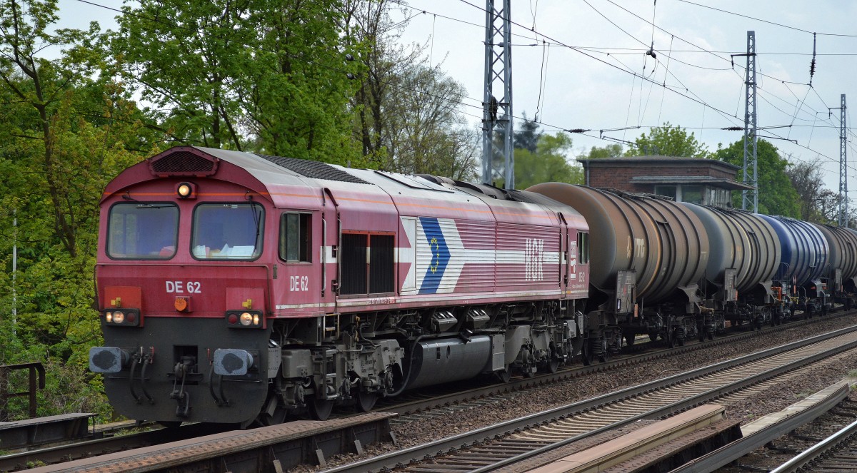 HGK/RHC DE 62 (266 062-9) mit Kesselwagenzug Richtung Schwedt am 22.04.14 Berlin-Karow.
