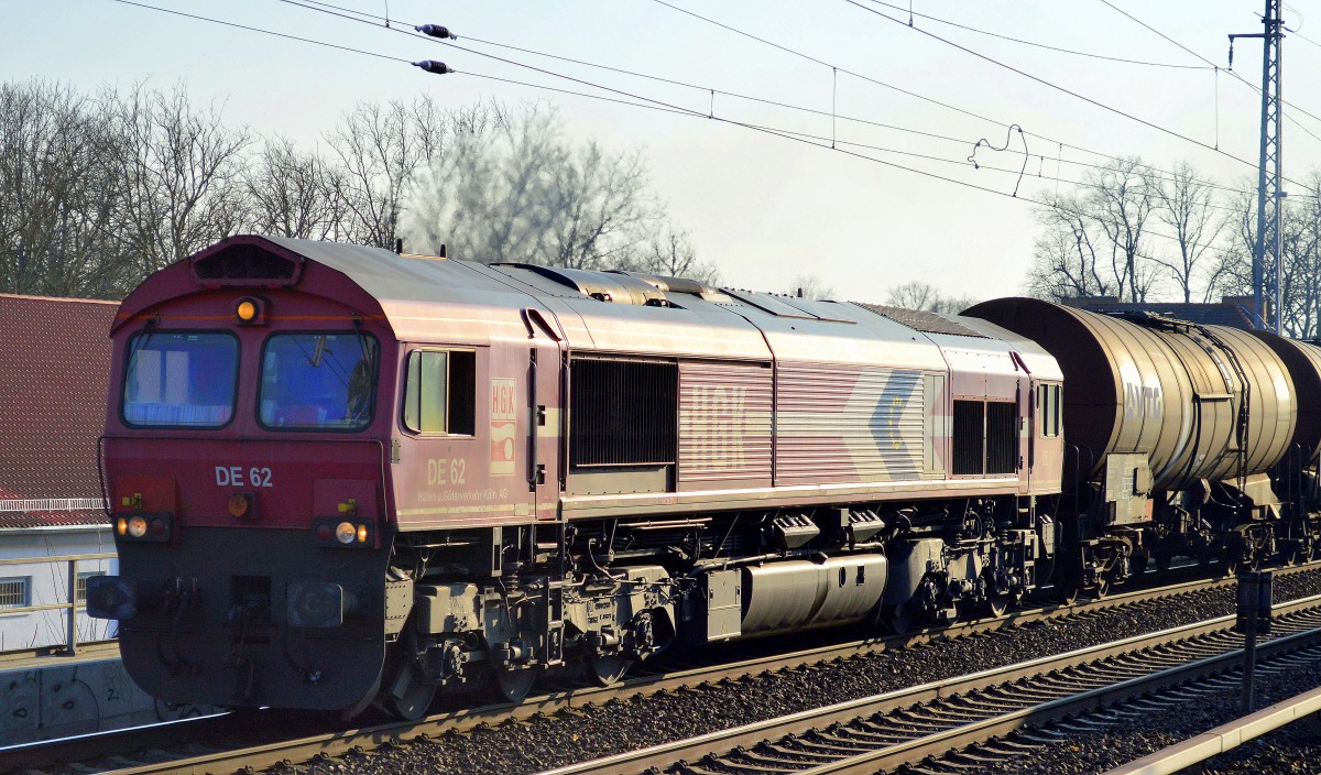 HGK/RHC DE 62 (266 062-9) mit Kesselwagenzug am 27.02.15 Berlin-Karow.