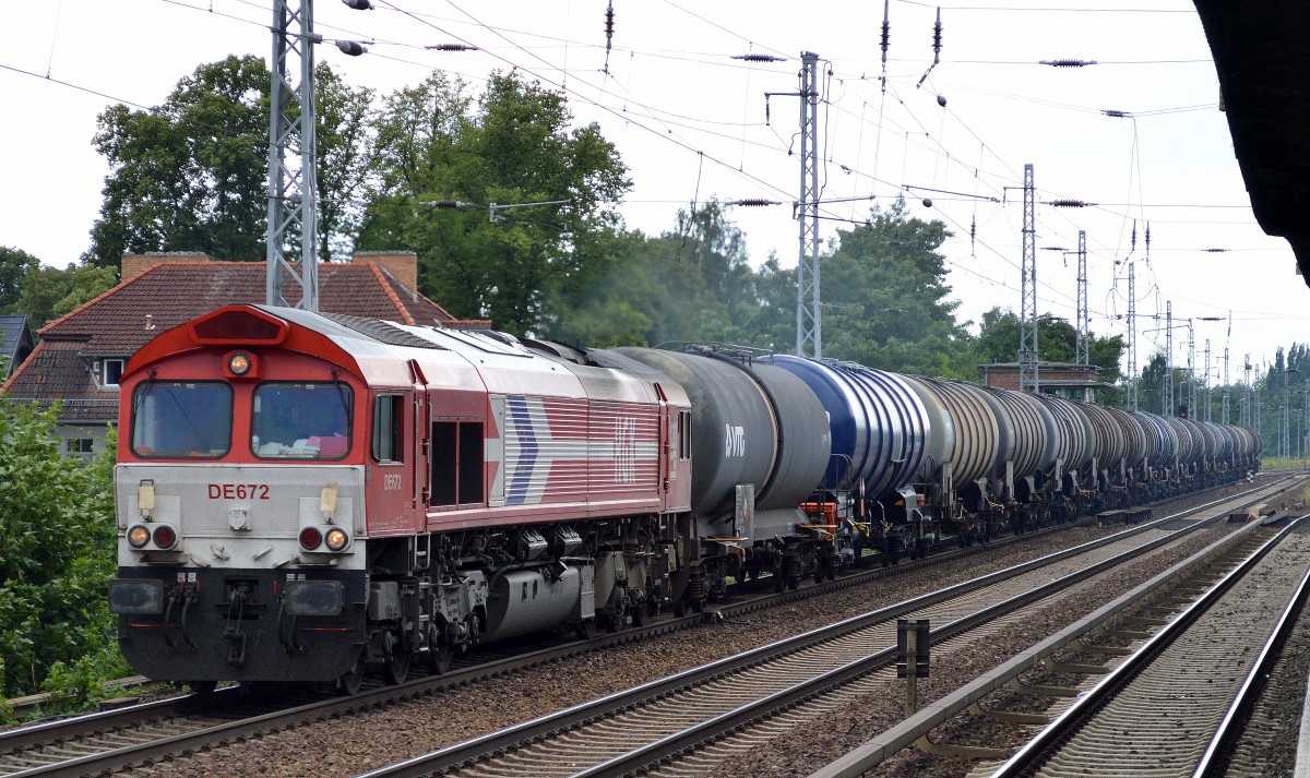HGK/Rheincargo DE672 (266 072-8) mit Kessewagenzug Richtung Schwedt am 11.07.14 Berlin-Karow.