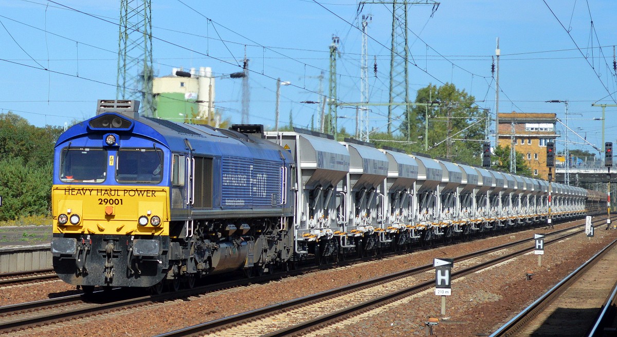 HHPI 29001 (266 461-3) mit Schüttgutwagenzug am 17.09.15 Bhf. Flughafen Berlin-Schönefeld. 