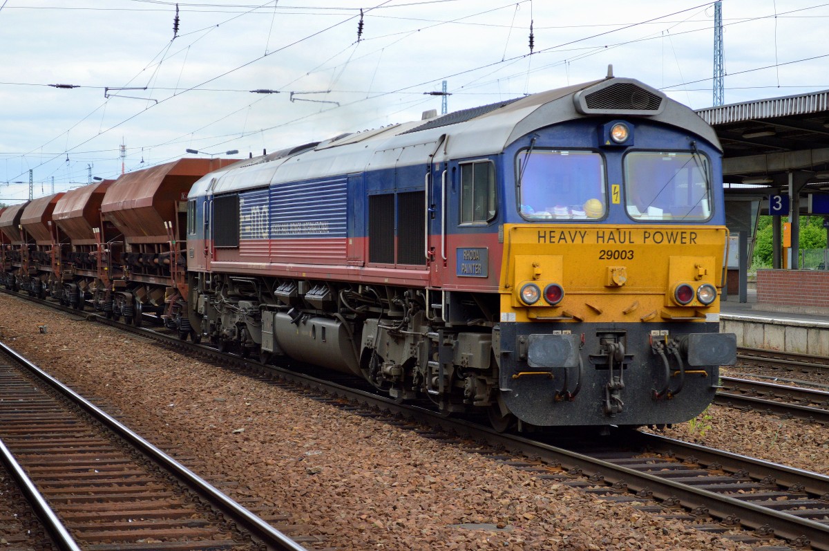 HHPI 29003  RHODA PAINTER  mit langem Ganzzug Schüttgutwagen am 26.05.15 Durchfahrt Bhf. Flughafen Berlin-Schönefeld.