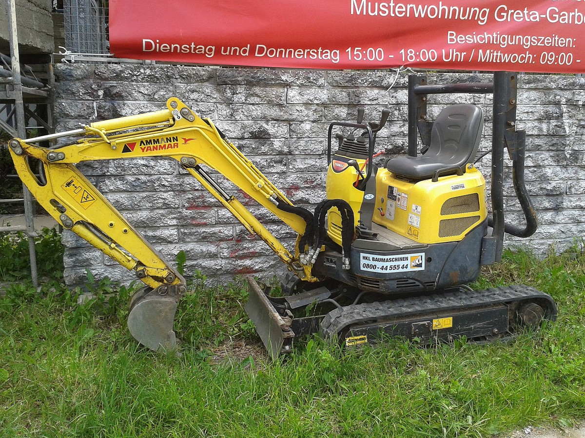 HKL- Mietbaumaschine ein AMMANN YANMAR Typ? Minibagger, 03.06.14 Berlin-Pankow. 