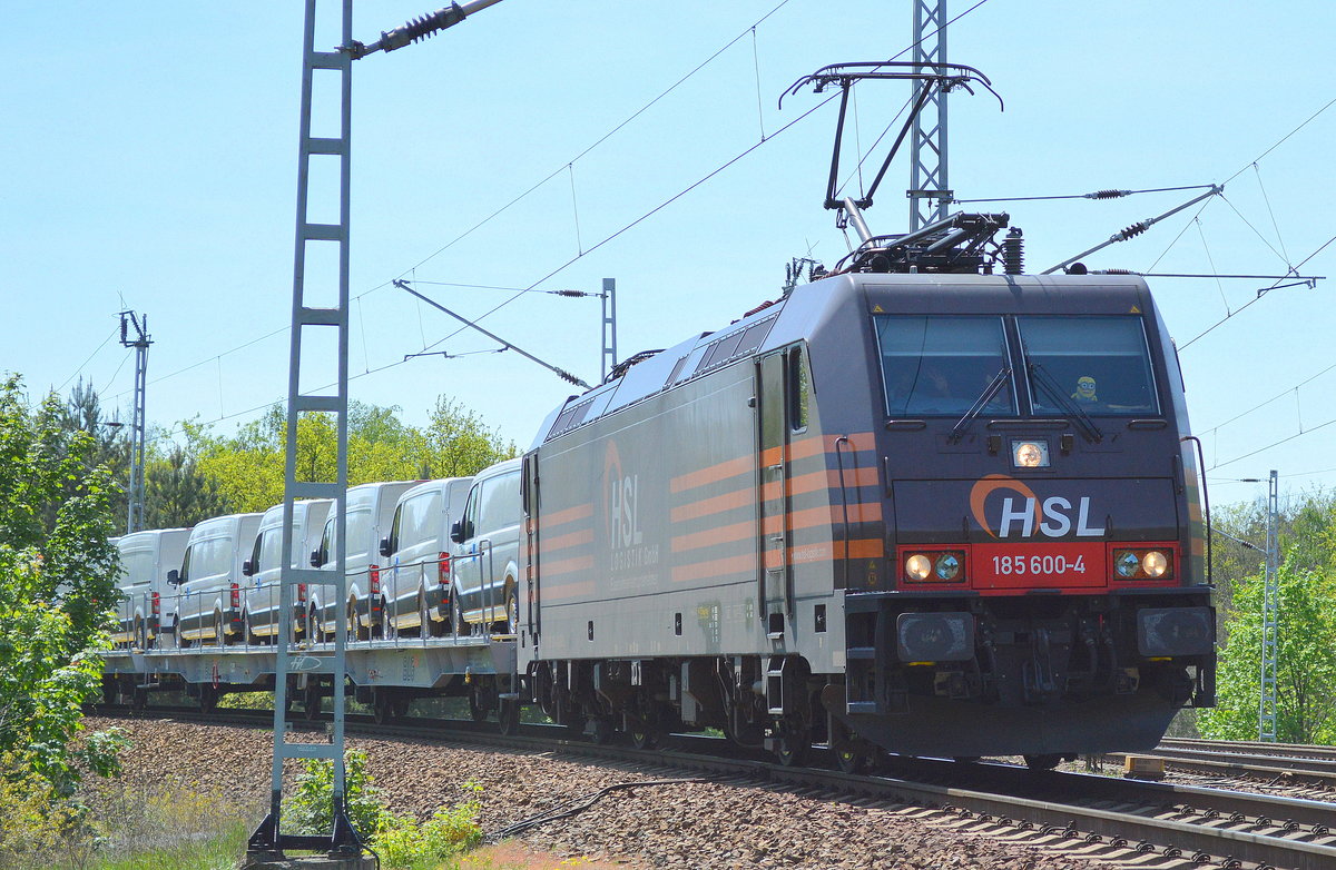 HSL mit 185 600-4 und einem Nutzfahrzeug-Transportzug mit fabrikneuen VW Crafter aus polnischer Produktion am 17.05.17 Berlin-Wuhlheide.