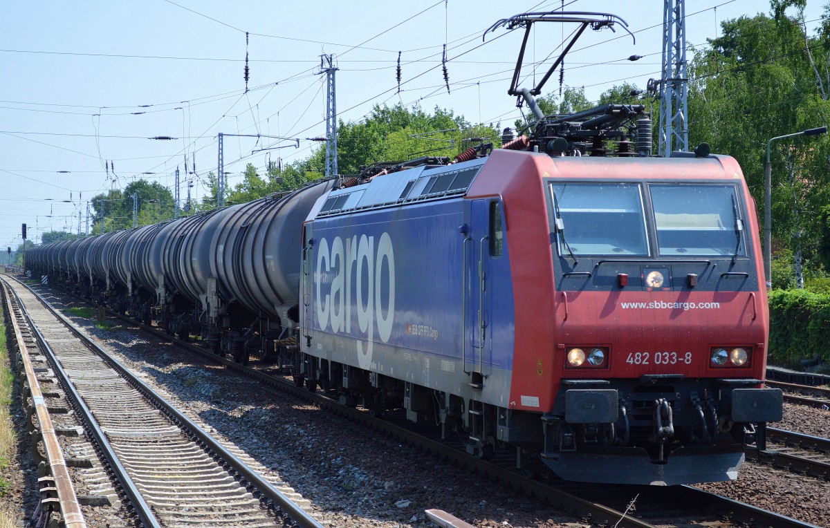 HSL mit Re 482 033-8 und Kesselwagenzug (Ethanol) am 05.07.15 Berlin-Hirschgarten.