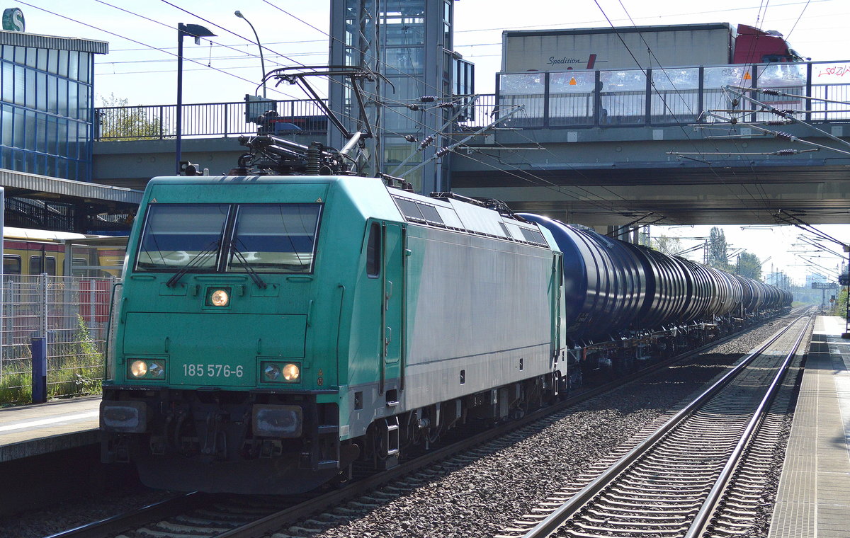 IGE mit ihrer 185 576-6 und Kesselwagenzug (leer) Richtung Stendell am 19.09.17 BF. Berlin-Hohenschönhausen.