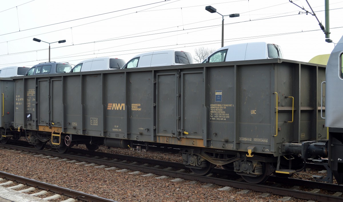 In Moment von ITL angemietet eine ganze Reihe offener G�terwagen vom Einsteller ADVANCED WORLD TRANSPORT A.S. in der Slowakei im Bild der Wagen mit der Nr. 33 RIV 56 SK-AWTSK 5301 136-1 Eaos am 01.04.14 Bhf. Flughafen Berlin-Sch�nefeld.