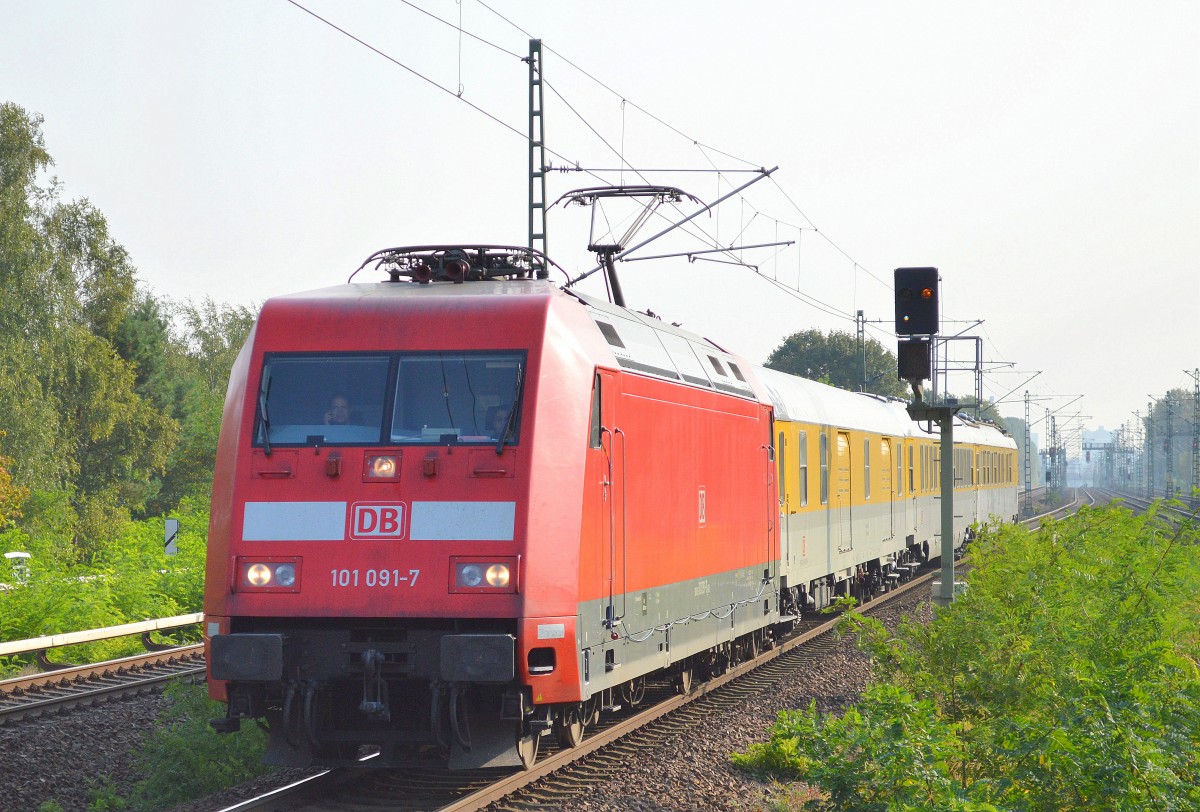 Interessant, eine reguläre DB 101ér, die 101 091-7 heute unterwegs mit einem Messzug der DB System Technik Richtung Spandau am 17.09.14 Bhf. Berlin-jungfernheide.