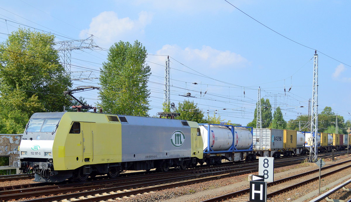 ITL 152 197-0 mit Containerzug am 09.09.16 Berlin-Springpfuhl.