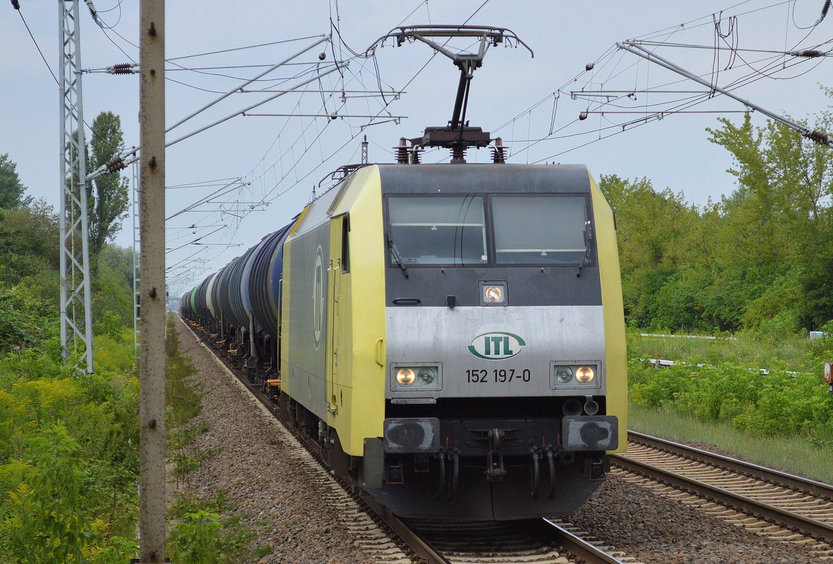 ITL 182 197-0 mit Kesselwagenzug am 02.08.17 Bf. Berlin-Hohenschönhausen.