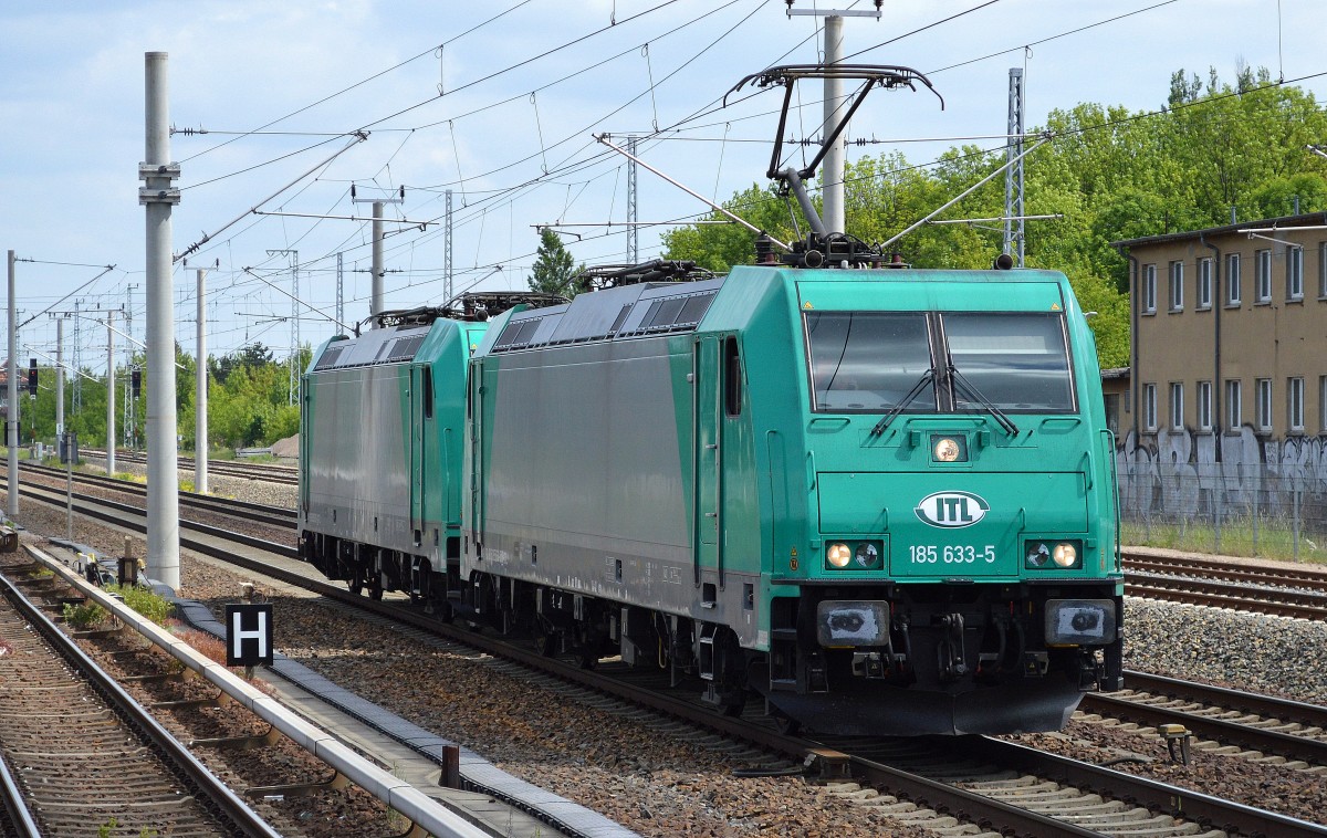 ITL 185 633-5 hat ITL 185 611-1 am Haken, 22.05.15 Berlin-Blankenburg Richtung Innenstadt.