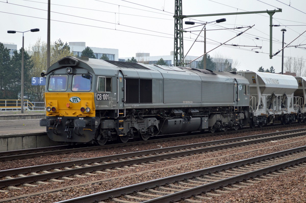 ITL CB 1001 (266 106-4) mit Schüttgutwagenzug Richtung Industrieübergabegebiet Berlin Nordost am 01.04.14 Durchfahrt Bhf. Flughafen Berlin-Schönefeld.