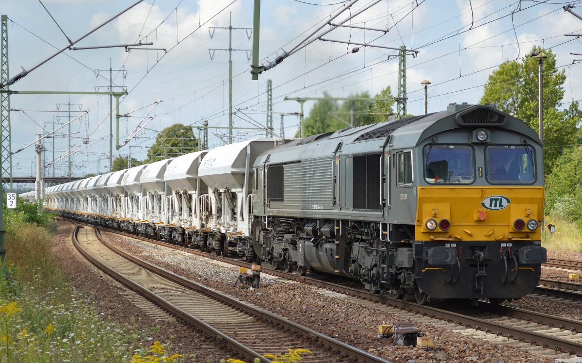 ITL CB 1001 (266 106-4) mit Ganzzug tschechischer Schüttgutwagen (Typ Fa ccnpps 442 Mietwagen der Fa. railco) am 05.08.14 Bhf. Flughafen Berlin-Schönefeld.