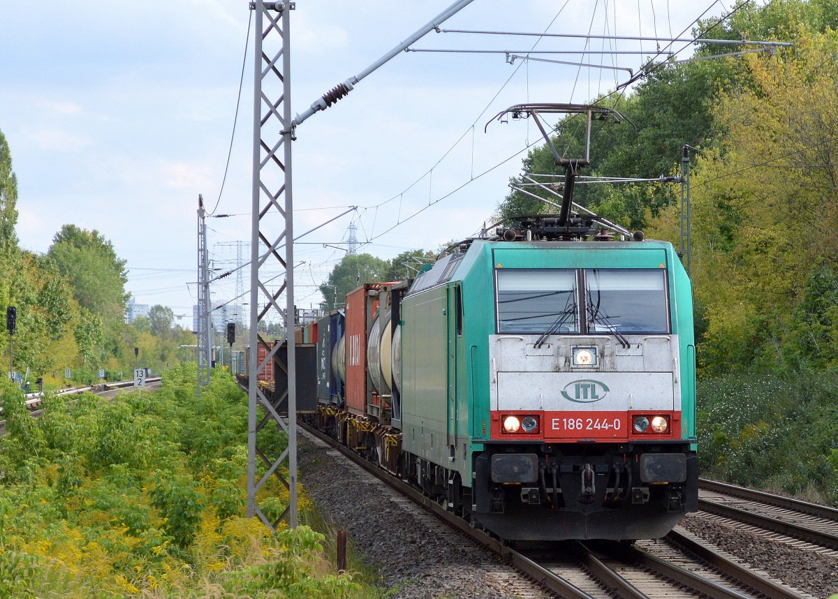 ITL E 186 244-0 mit Containerzug am 18.09.15 Bhf. Berlin-Hohenschönhausen.