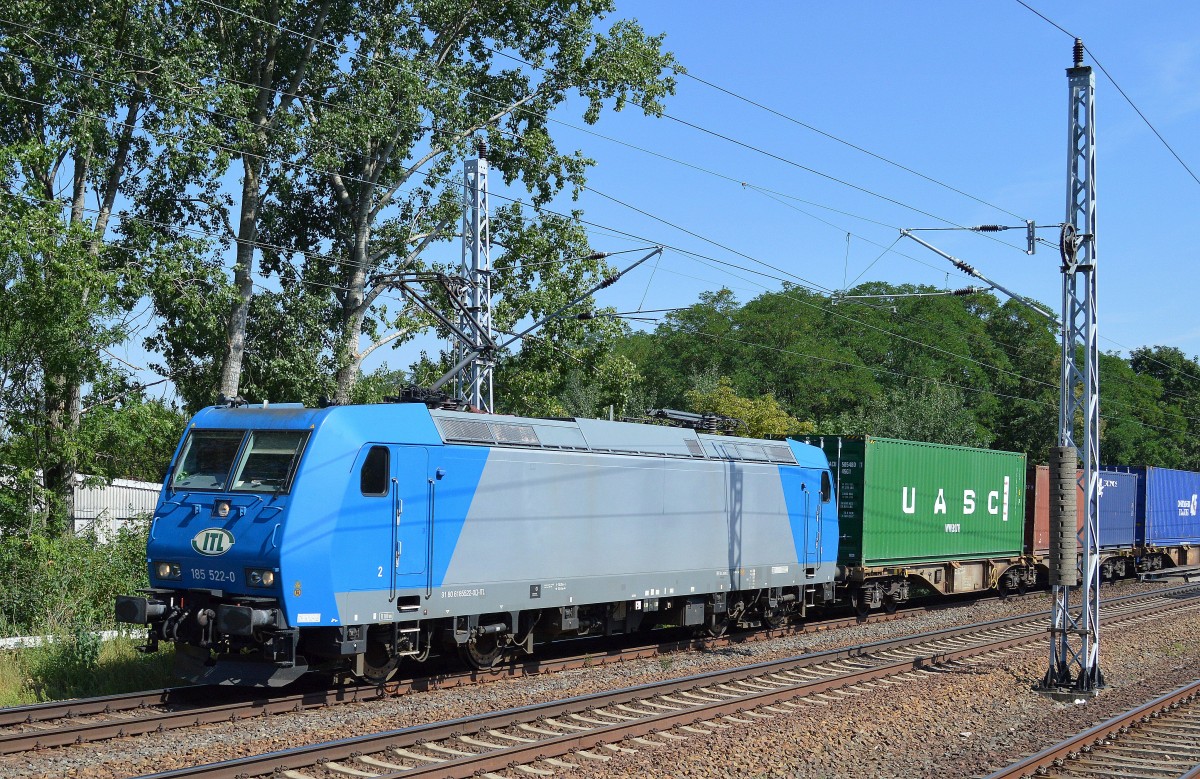 ITL mit 185 522-0 und einem Containerzug Richtung Oranienburg am 20.08.15 Mühlenbeck/Mönchmühle bei Berlin.