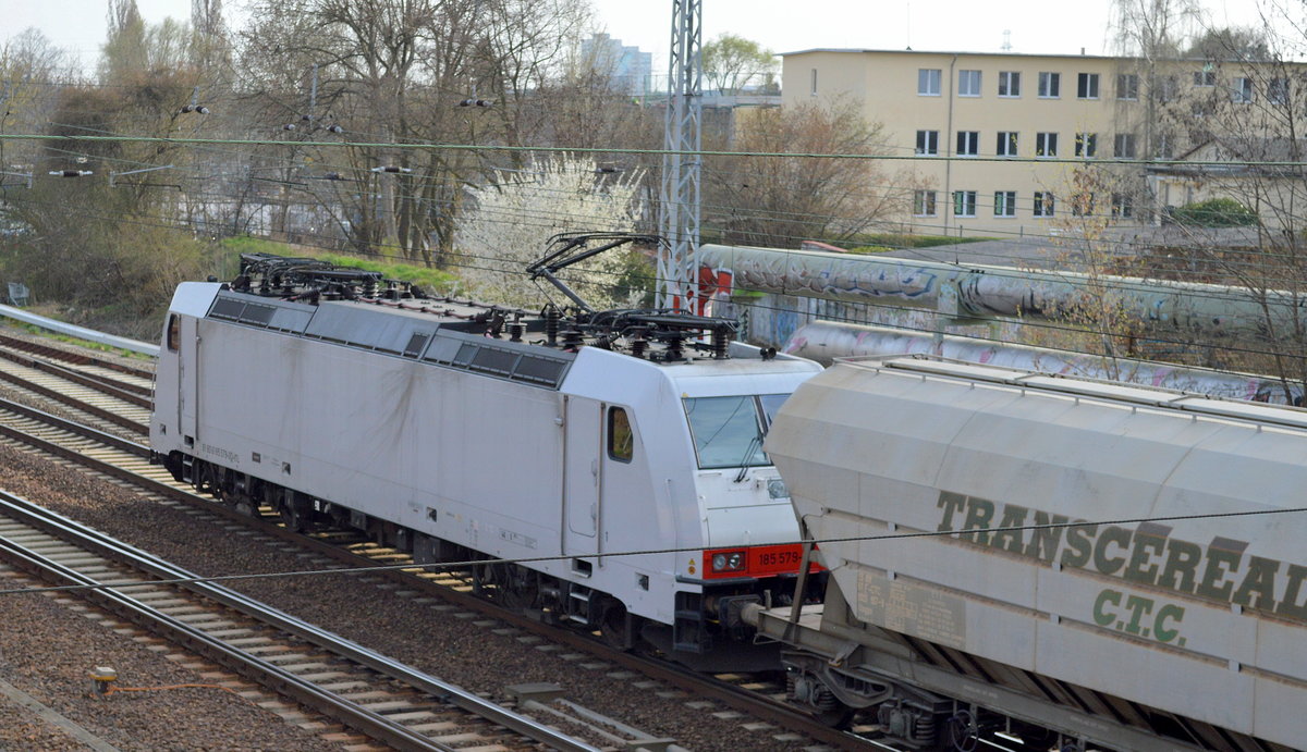 ITL mit 185 579-0 und Getreidezug am 05.04.16 Berlin-Springpfuhl.