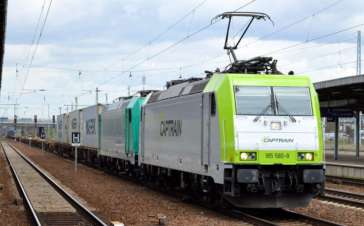 ITL mit 185 580-8 mit 185 611-1 und Containerzug bei der Durchfahrt Bhf. Flughafen Berlin-Schönefeld.