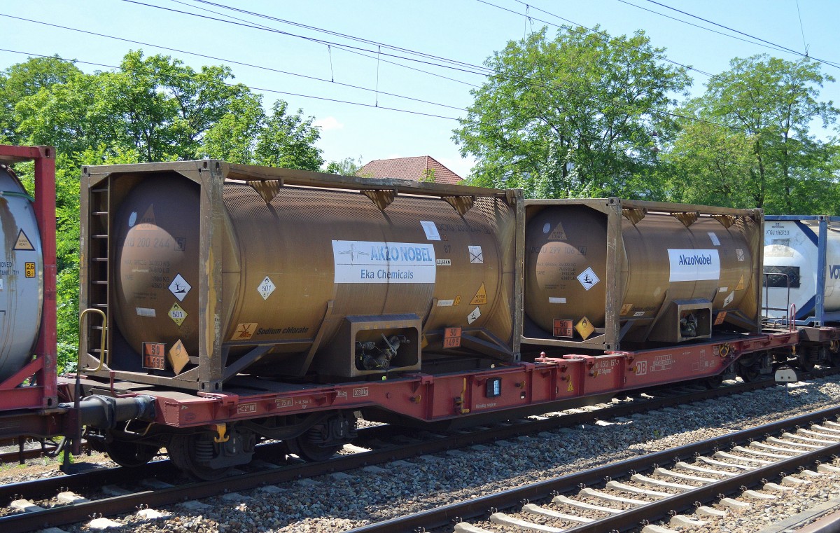 Kesselcontainer der Fa. AKZO NOBEL/Eka Chemicals (UN-Nr. 50/1495 = Natriumchlorat) am 17.06.15 Berlion-Köpenick.
