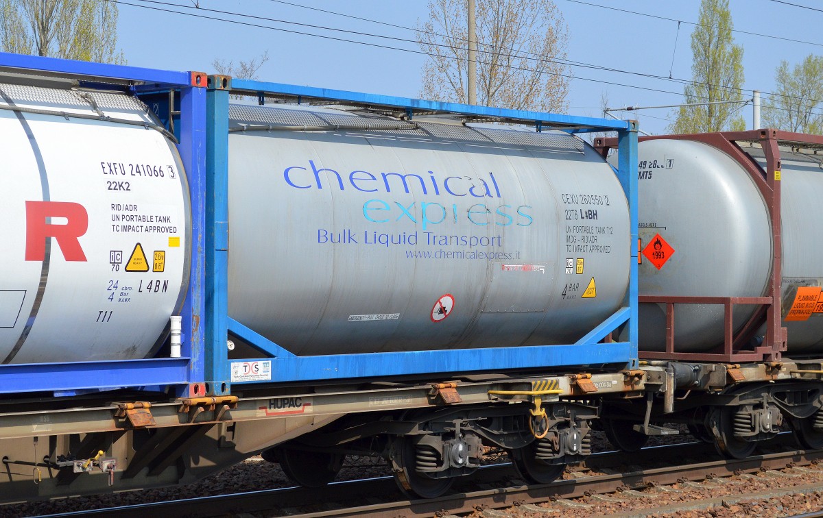 Kesselcontainer der Fa. chemical express aus Italien am 24.04.15 Bhf. Flughafen Berlin-Schönefeld.