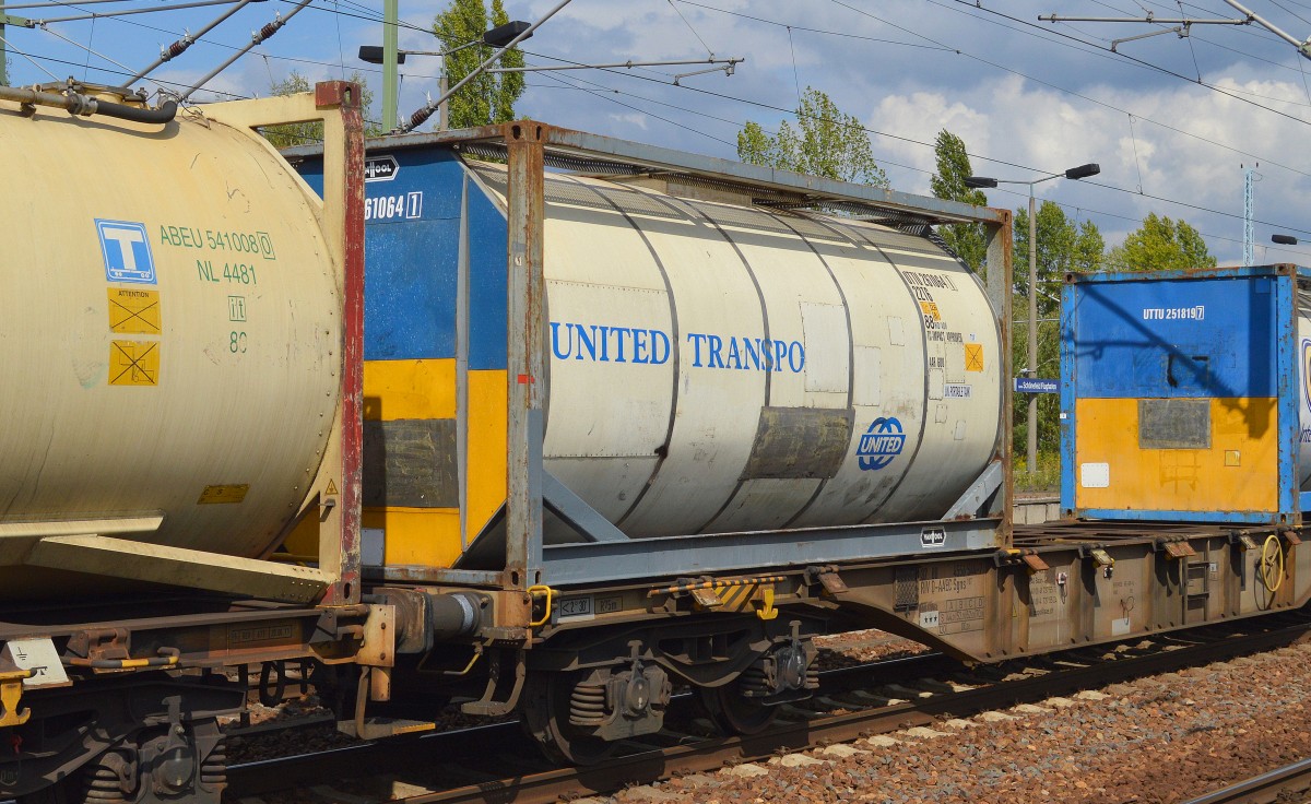 Kesselcontainer von UNITED TRANSPORT am 10.09.15 Bhf. Flughafen Berlin-Schönefeld. 