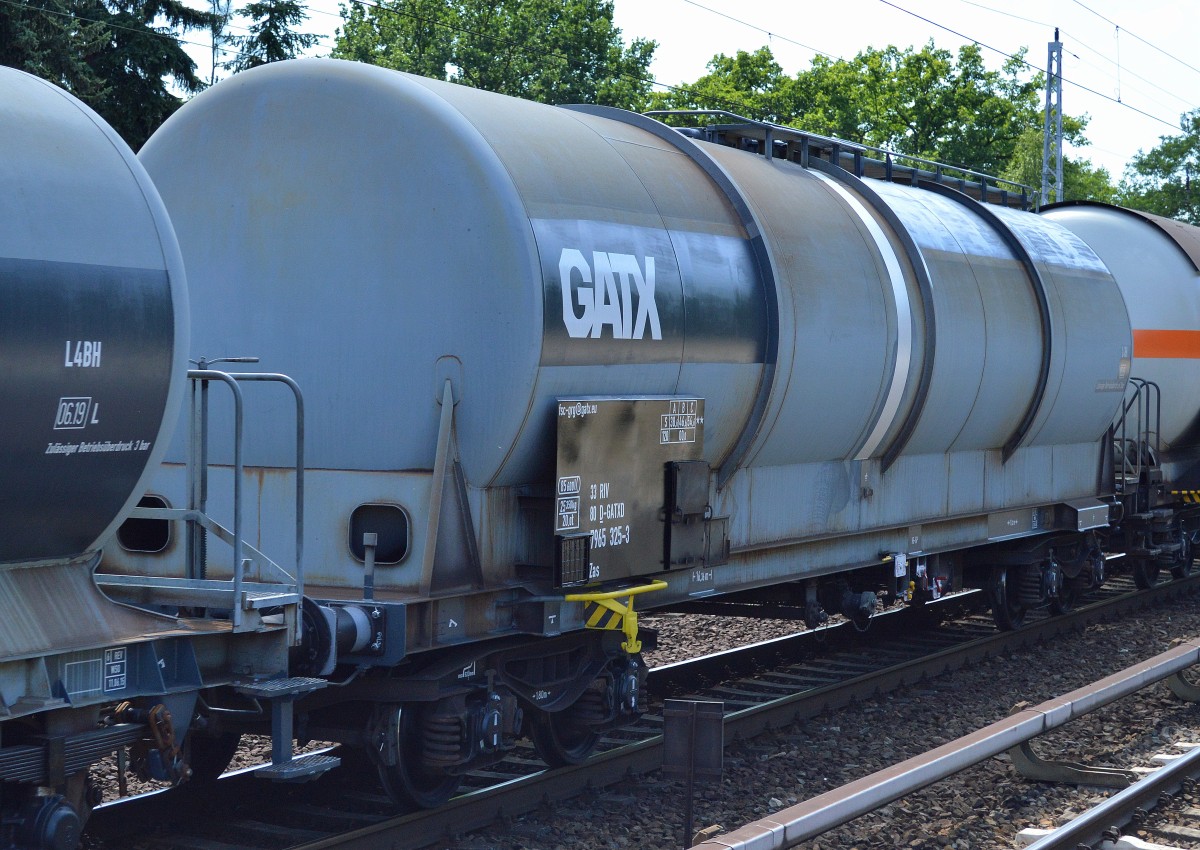 Kesselwagen vom Einsteller GATX in Deutschland mit der Nr. 33 RIV 80 D-GATXD 7965 325-3 Zas am 30.06.15 Berlin-Hirschagarten.