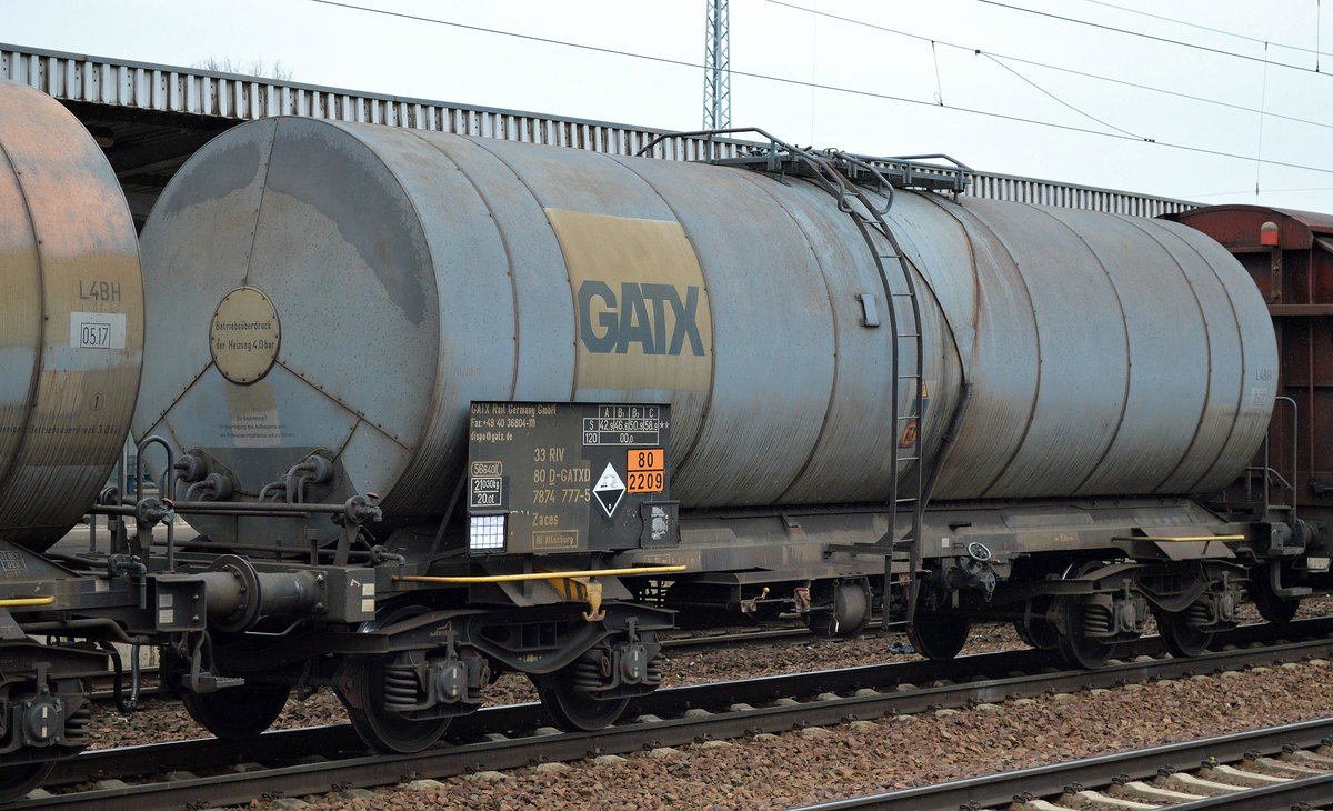 Kesselwagen vom Einsteller GATX in Deutschland mit der Nr.33 RIV 80 D-GATXD 7874 777-5 Zaces Bf. Altenburg (UN-Nr. 80/2209 = Formaldehydlösung mit mindestens 25 % Formaldehyd) am 29.03.17 Bf. Flughafen Berlin-Schönefeld. 
