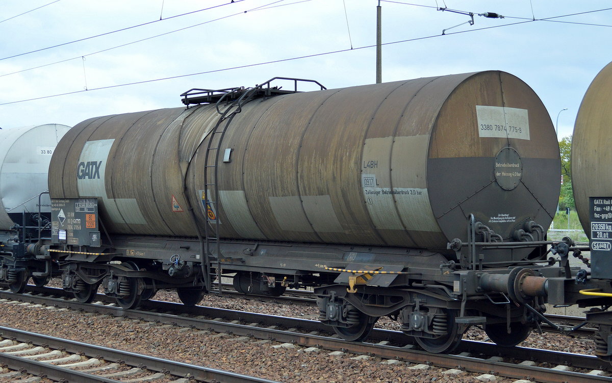 Kesselwagen vom Einsteller GATX in Deutschland mit der Nr. 33 RIV 80 D-GATXD 7874 775-9 Zaces Bf. Altenburg (UN-Nr.: 80/2209 = Formaldehydlösung mit mindestens 25 % Formaldehyd) am 10.05.17 Bf. Flughafen Berlin-Schönefeld.