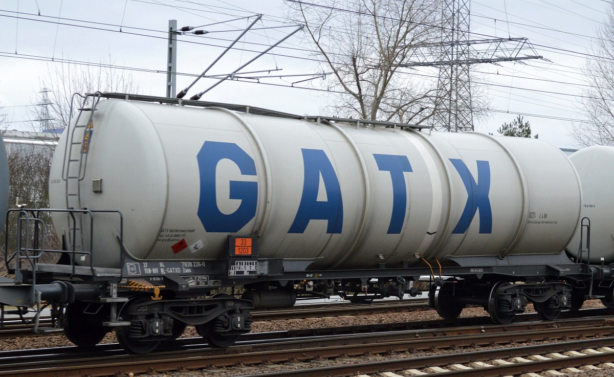 Kesselwagen vom Einsteller GATX Germany GmbH eingestellt in den Niederlanden mit der Nr. 37 TEN-RIV 84 NL-GATXD 7838 226-0 Zans (Benzin) am 15.03.16 Berlin-Springpfuhl.