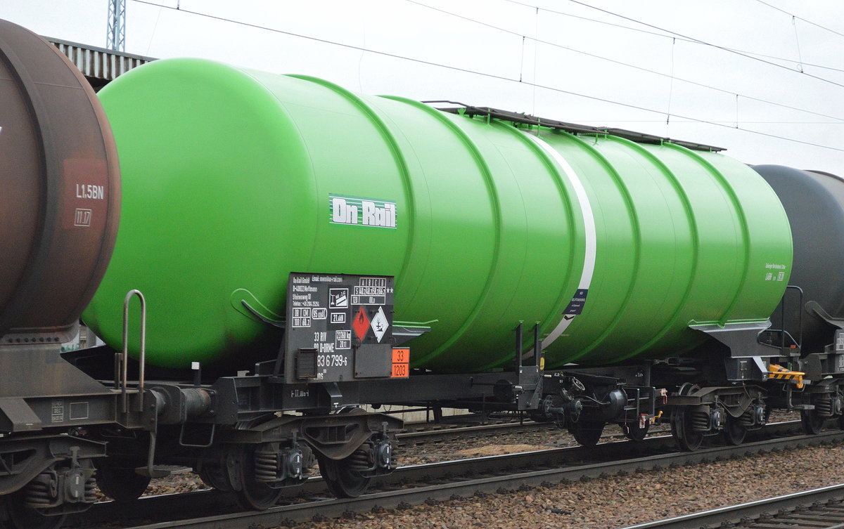 Kesselwagen vom Einsteller On Rail GmbH mit der Nr. 33 RIV 80 D-ORME 783 6 799-6 Zans 958 (UN-Nr.33/1203 = Benzin) am 07.03.17 Bf. Flughafen Berlin Schönefeld.