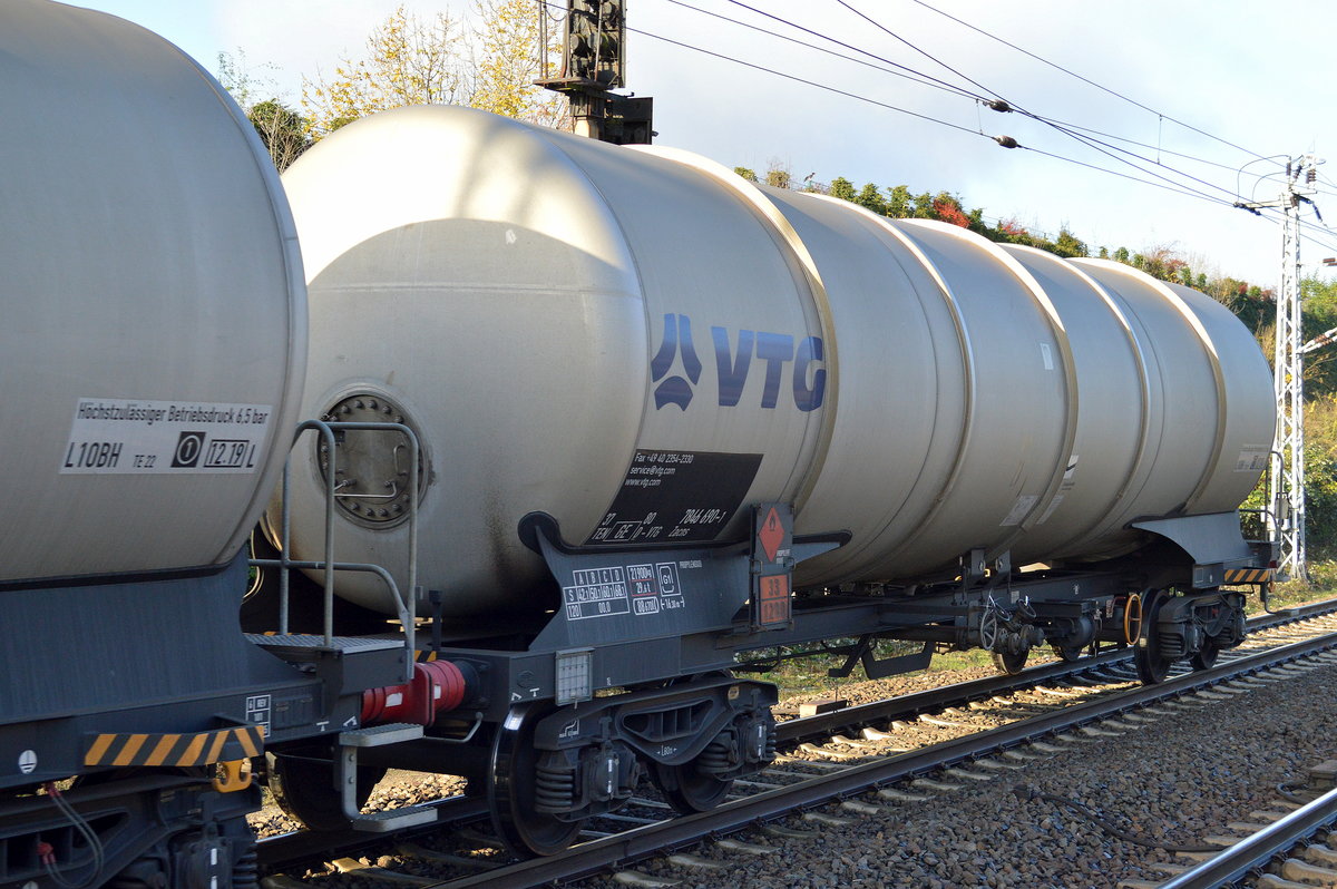 Kesselwagen vom Einsteller VTG mit der Nr. 37 TEN 80 D-VTG 7846 690-1 Zacns (33/1280 = Propylenoxid) am 17.11.17 Bf. Berlin-Hohenschönhausen.