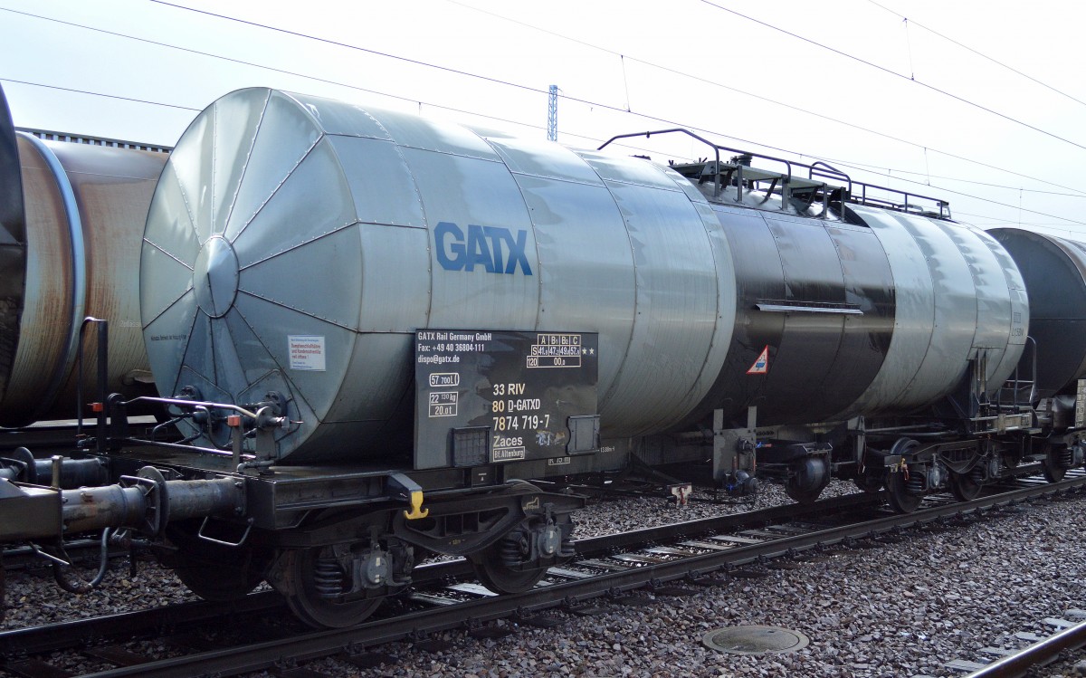 Kesselwagen der GATX Rail Germany GmbH mit der Nr. 33 RIV 80 D-GATXD 7874 719-7 Zaces Bf.Altenburg am 19.03.14 Bhf. Flughafen Berlin-Sch�nefeld.