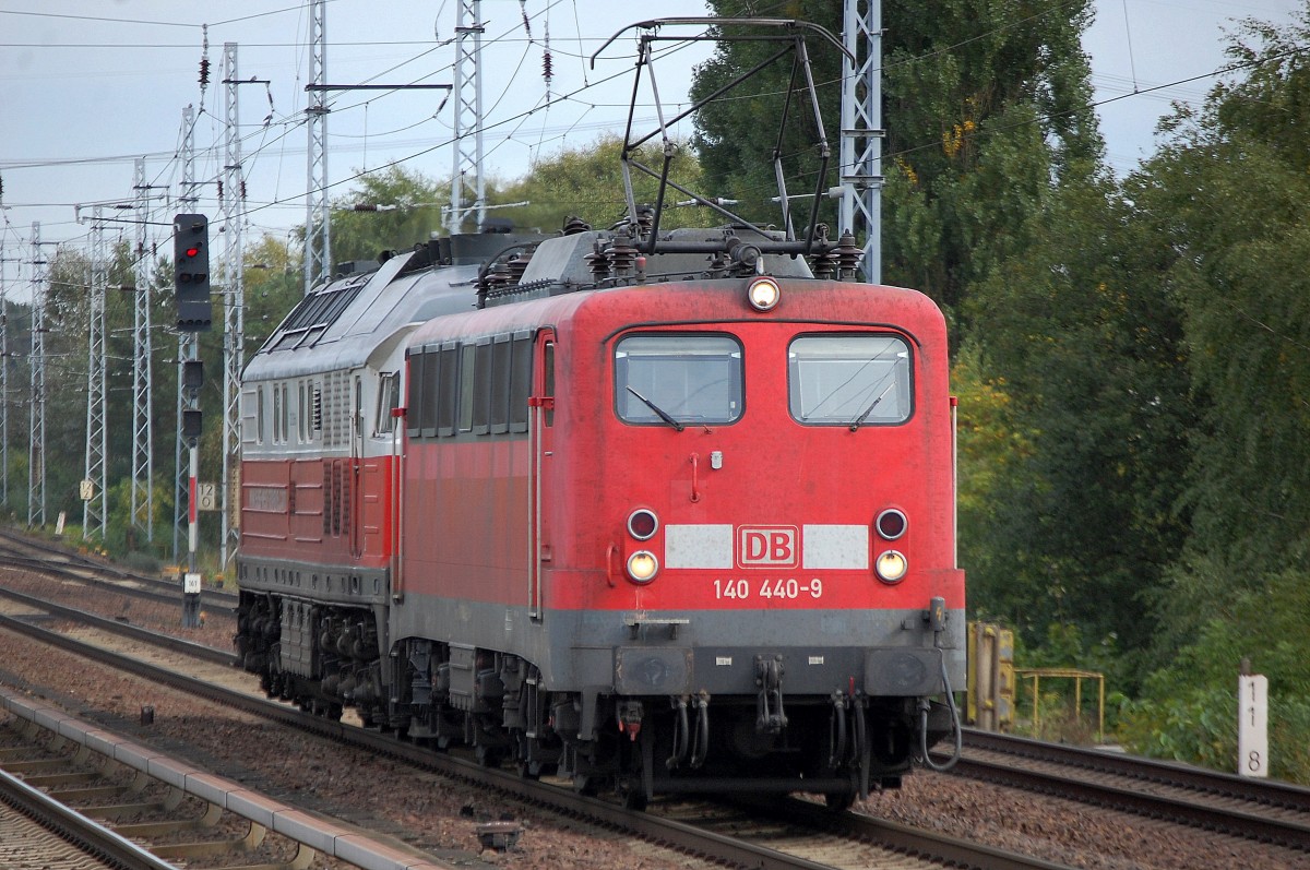 Kleiner Lokzug mit 140 440-9 mit der East-West Railways Ludmilla 232 128-9 am Haken Richtung Karower Kreuz Berlin, 25.09.13 