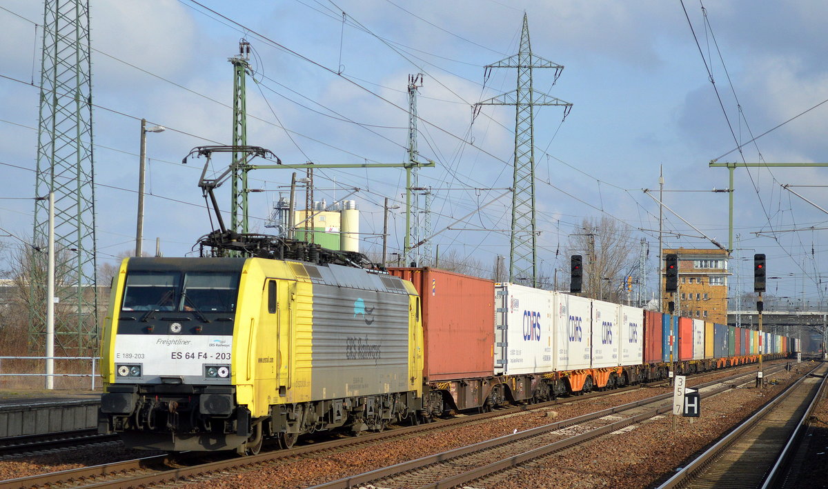 KombiRail Europe B.V. mit der MRCE Dispo 189-203-3 und einem Containerzug am 26.01.17 Durchfahrt Bf. Flughafen Berlin-Schönefeld.
