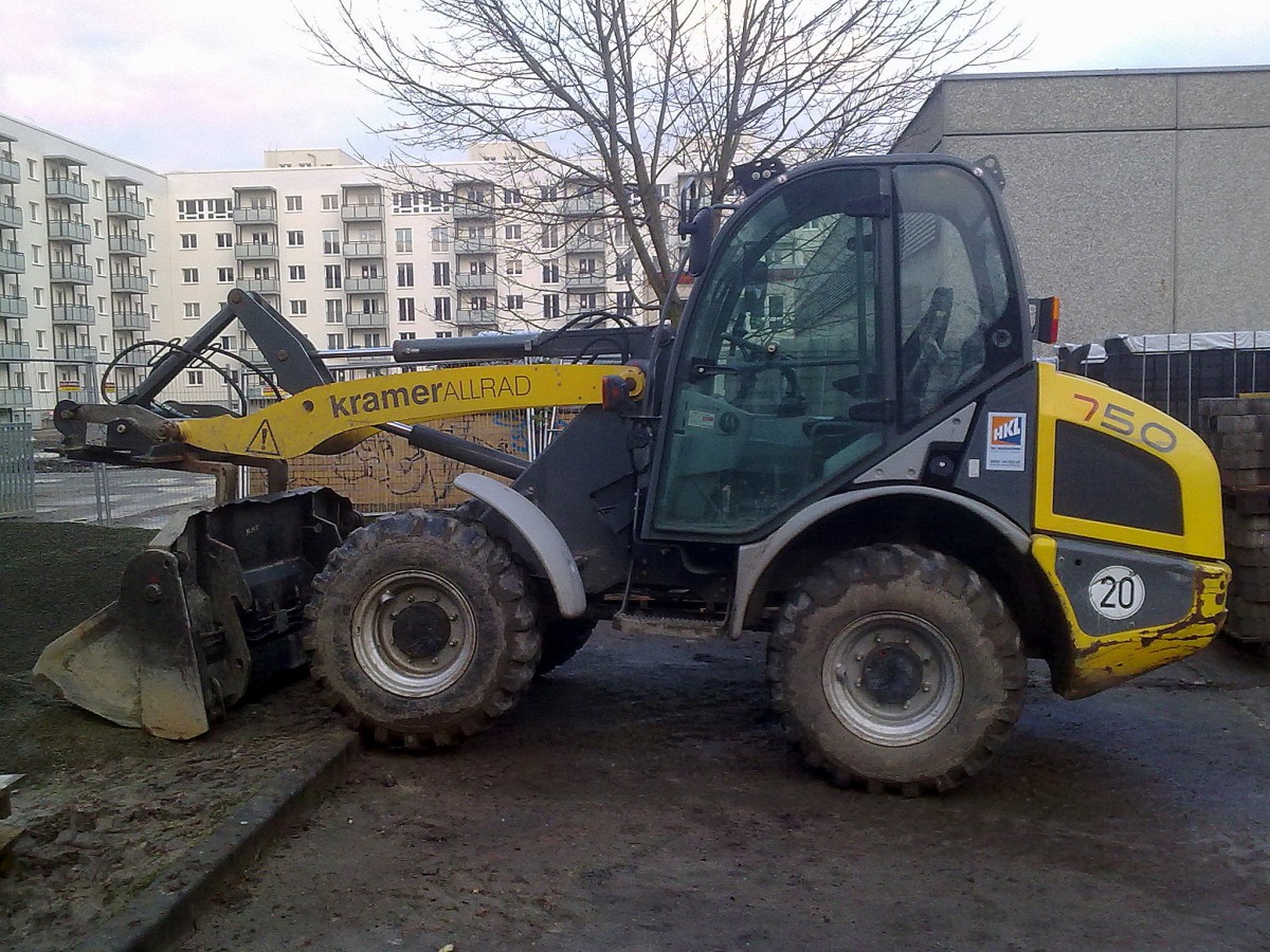 kramer ALLRAD 750 HKL-Mietbaumaschine am 22.01.14 Berlin-Pankow.