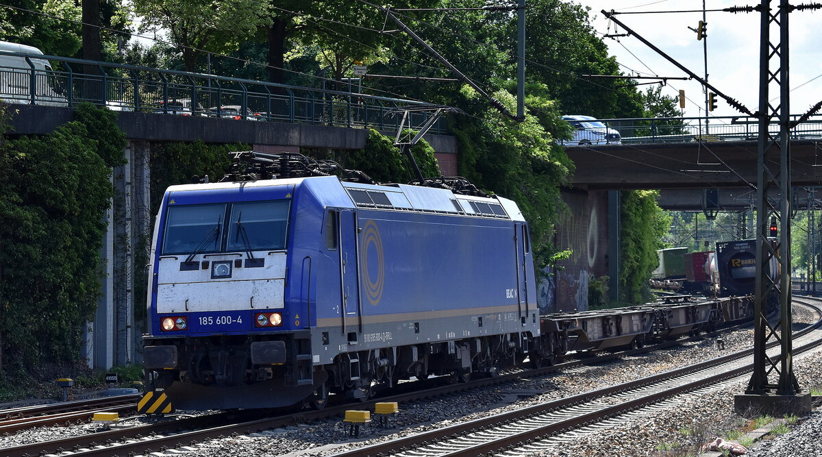 KRE - KombiRail Europe B.V., Rotterdam [NL] mit der geleasten BRLL Lok  185 600-4  [NVR-Nummer: 91 80 6185 600-4 D-BRLL] und einem KLV-Zug + hinten dran die geleaste northrail MaK G 1206 [NVR-Nummer: 92 80 1275 850-6 D-NRAIL]  am 20.05.25 Höhe Bahnhof Hamburg-Harburg.
