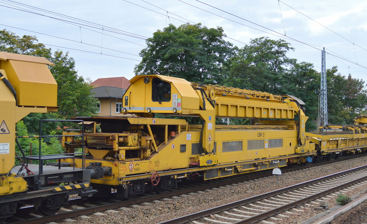 Ladehebekran? des Gleisumbauzuges UM-3  EDELWEISS  der Fa. LEONHARD WEISS am 23.09.17 Berlin-Köpenick. 