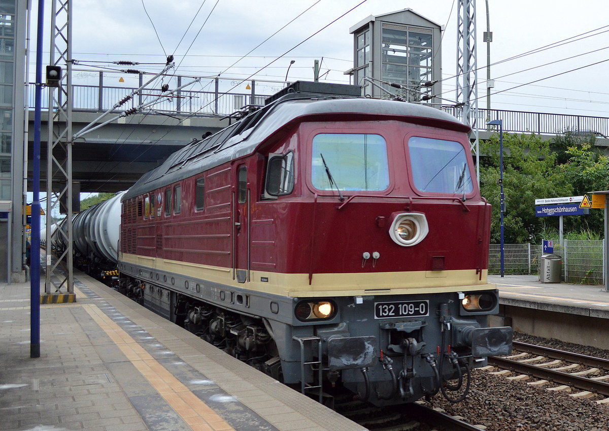 LEG 132 109-0(232 109-9) mit Kesselwagenzug 24.04.17 BF. Berlin-Hohenschönhausen.
