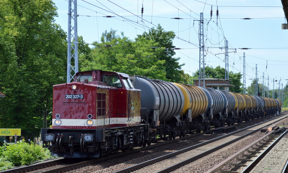 LEG 202 327-3 (203 227-4) mit Kesselwagenzug für Ethanol-Transporte am 18.06.14 Richtung Bernau in Berlin-Karow.